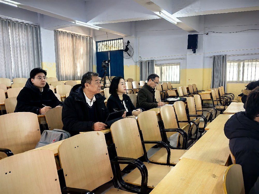 2025年全省高校秋季學期思政課“大聽課 大調(diào)研”第十四調(diào)研組蒞臨我校調(diào)研指導